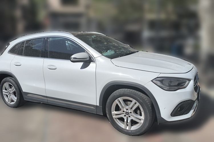 Used Mercedes-Benz GLA 2020 GLA 180 Front Right 45 Deg