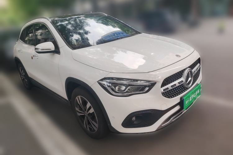 Used Mercedes-Benz GLA 2020 GLA 200 Front Right 45 Deg
