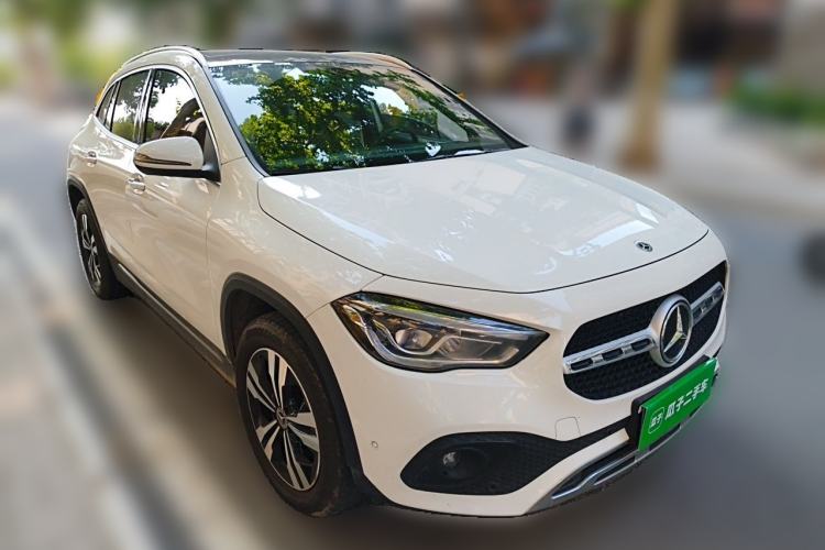 Used Mercedes-Benz GLA 2020 GLA 200 Front Right 45 Deg
