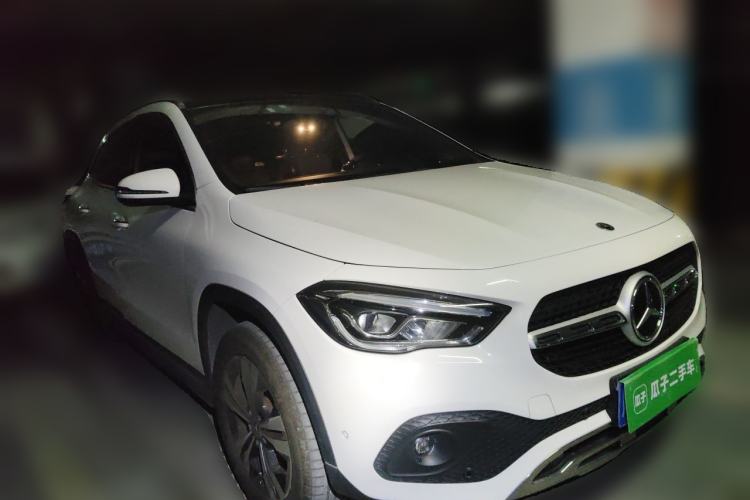 Used Mercedes-Benz GLA 2020 GLA 200 Front Right 45 Deg