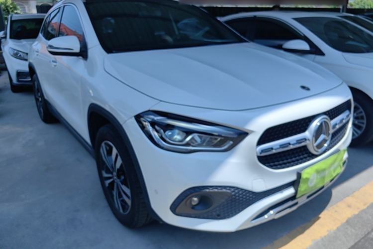 Used Mercedes-Benz GLA 2020 GLA 200 Front Right 45 Deg