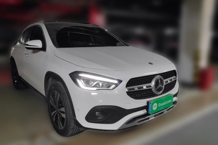 Used Mercedes-Benz GLA 2020 GLA 200 Front Right 45 Deg