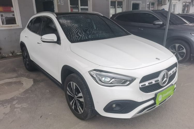 Used Mercedes-Benz GLA 2020 GLA 200 Front Right 45 Deg