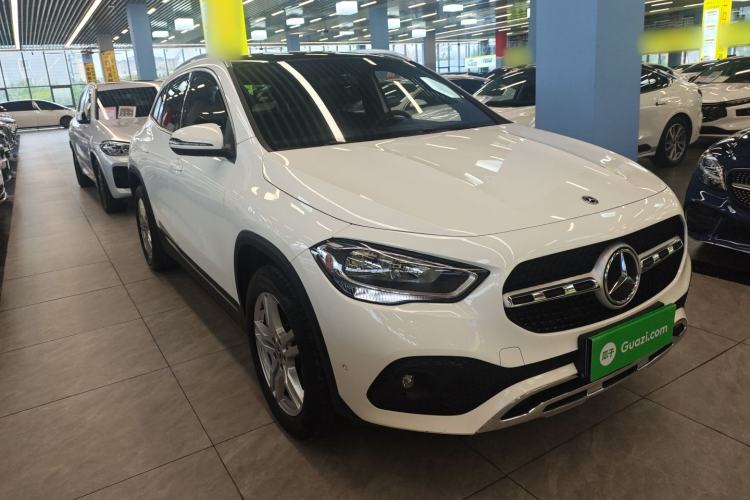 Used Mercedes-Benz GLA 2020 GLA 180 Front Right 45 Deg