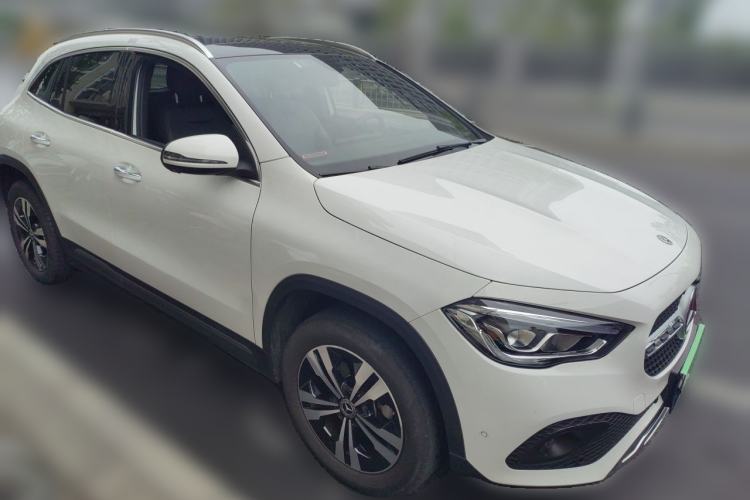 Used Mercedes-Benz GLA 2020 GLA 200 Front Right 45 Deg