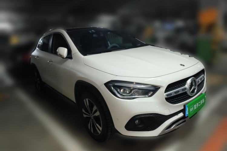 Used Mercedes-Benz GLA 2020 GLA 200 Front Right 45 Deg