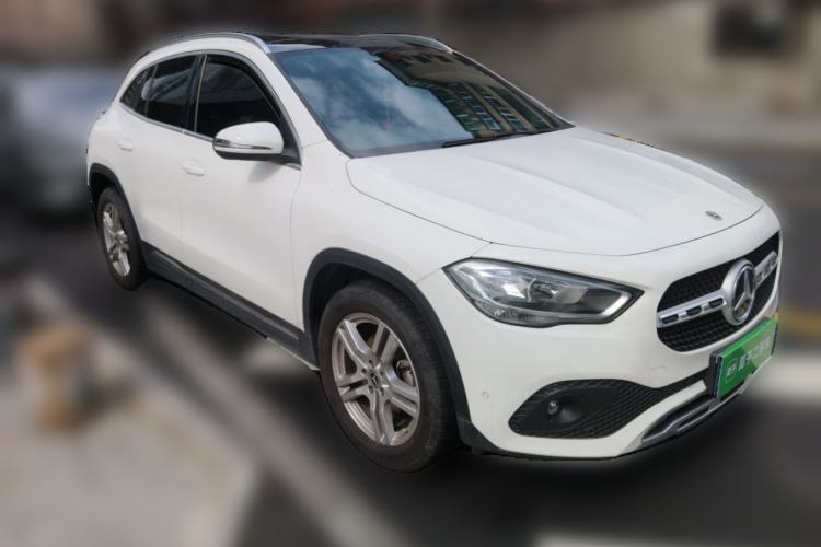 Used Mercedes-Benz GLA 2020 GLA 180 Front Right 45 Deg