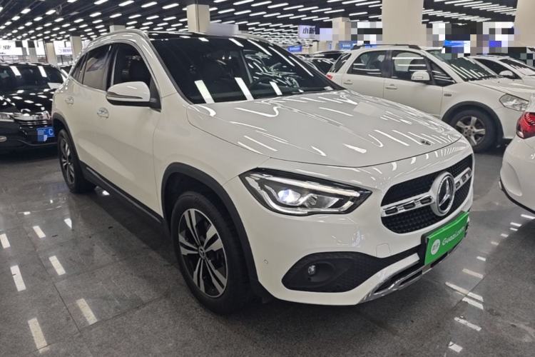 Used Mercedes-Benz GLA 2020 GLA 200 Front Right 45 Deg