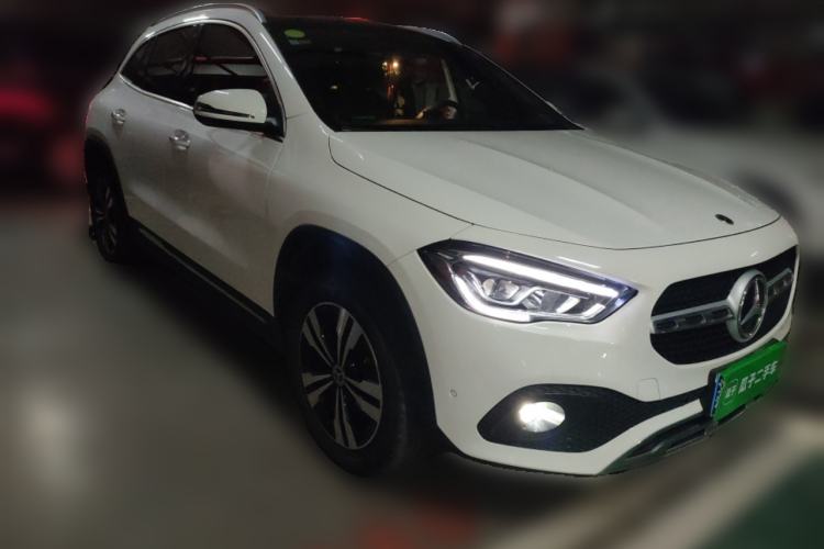 Used Mercedes-Benz GLA 2020 GLA 200 Front Right 45 Deg