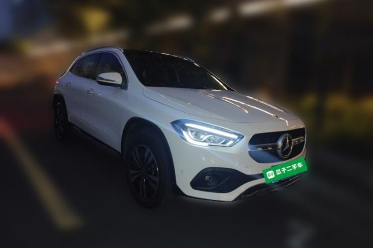 Used Mercedes-Benz GLA 2020 GLA 200 Front Right 45 Deg