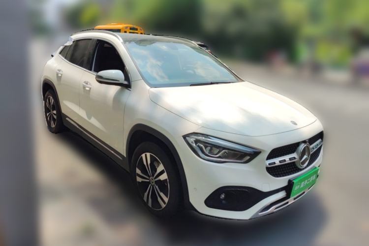 Used Mercedes-Benz GLA 2020 GLA 200 Front Right 45 Deg