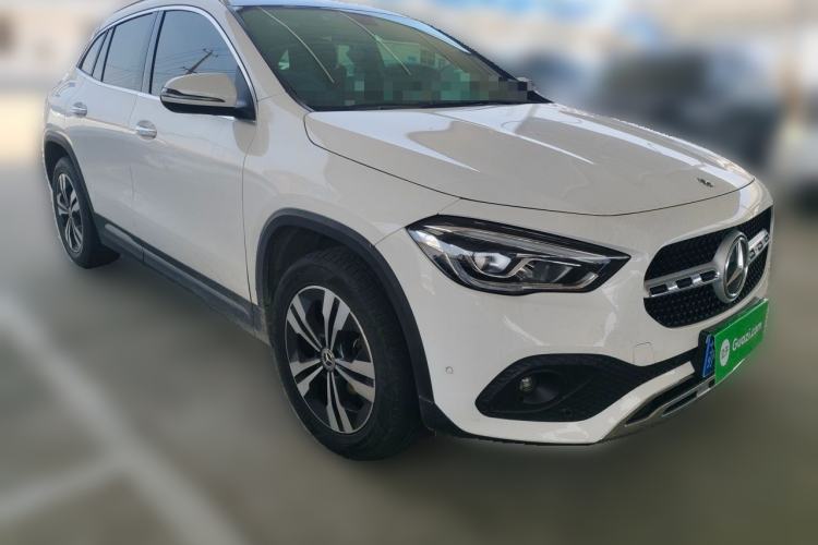 Used Mercedes-Benz GLA 2020 GLA 200 Front Right 45 Deg