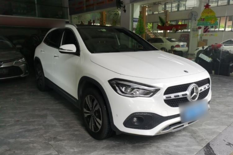 Used Mercedes-Benz GLA 2020 GLA 200 Front Right 45 Deg