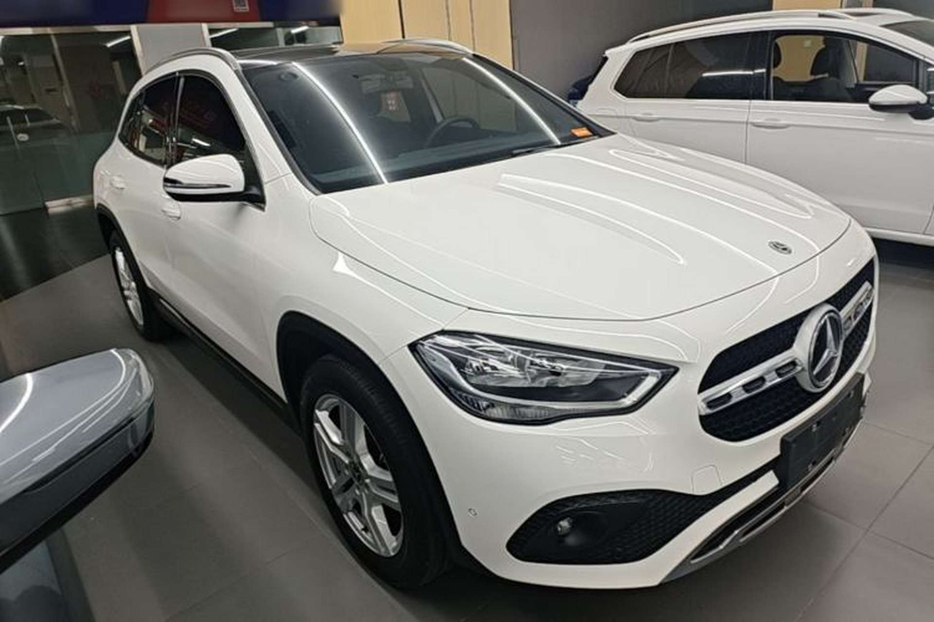 Used Mercedes-Benz GLA 2020 GLA 180 Front Right 45 Deg