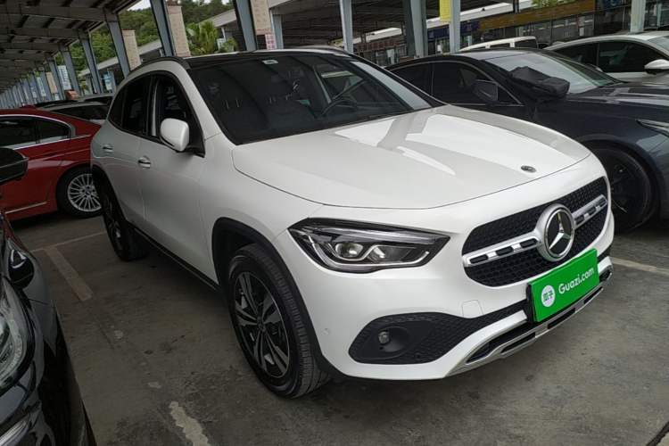 Used Mercedes-Benz GLA 2020 GLA 200 Front Right 45 Deg
