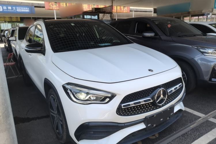 Used Mercedes-Benz GLA 2020 GLA 200 4MATIC Front Right 45 Deg