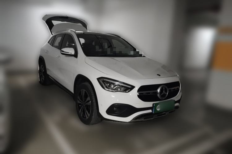 Used Mercedes-Benz GLA 2020 GLA 200 Front Right 45 Deg