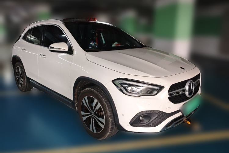 Used Mercedes-Benz GLA 2020 GLA 200 Front Right 45 Deg