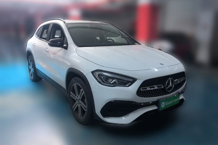 Used Mercedes-Benz GLA 2020 GLA 200 4MATIC Front Right 45 Deg