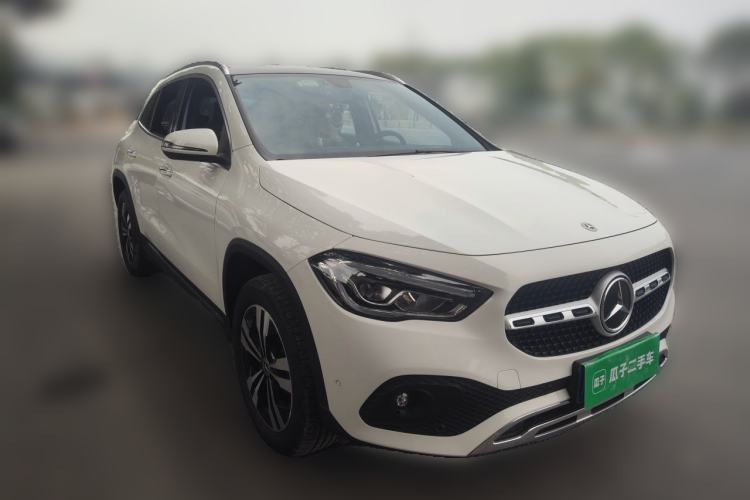 Used Mercedes-Benz GLA 2020 GLA 200 Front Right 45 Deg