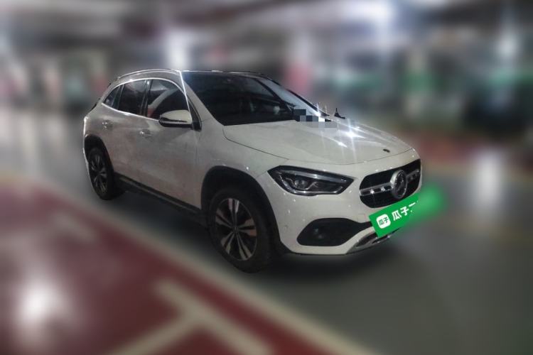 Used Mercedes-Benz GLA 2020 GLA 200 Front Right 45 Deg