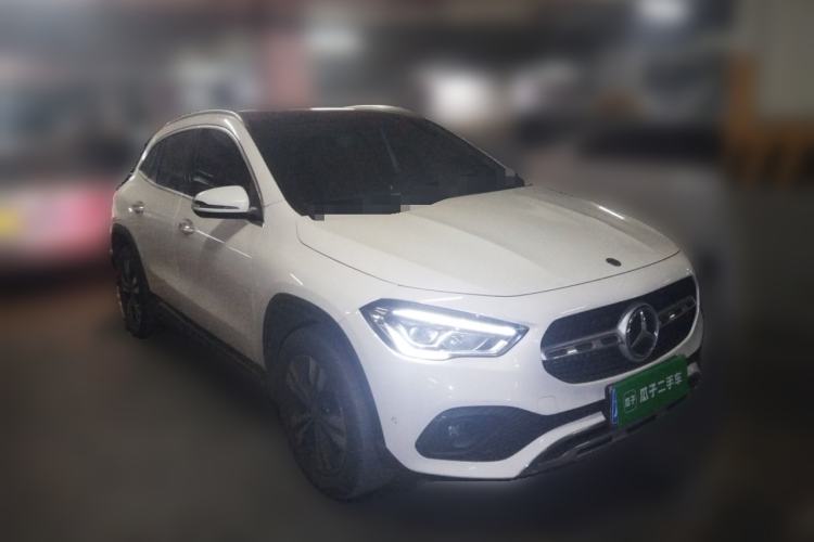 Used Mercedes-Benz GLA 2020 GLA 200 Front Right 45 Deg