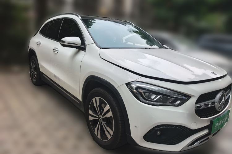 Used Mercedes-Benz GLA 2020 GLA 200 Front Right 45 Deg