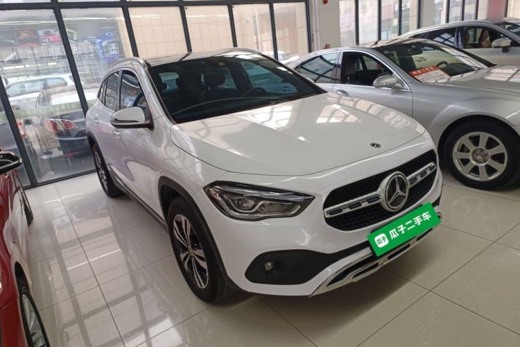 Used Mercedes-Benz GLA 2020 GLA 200 Front Right 45 Deg