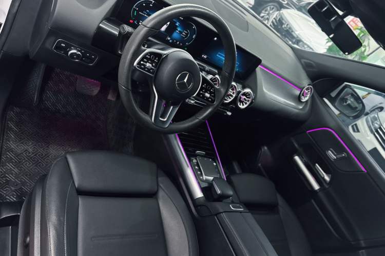 Used Mercedes-Benz GLA 2020 GLA 200 Interior 2