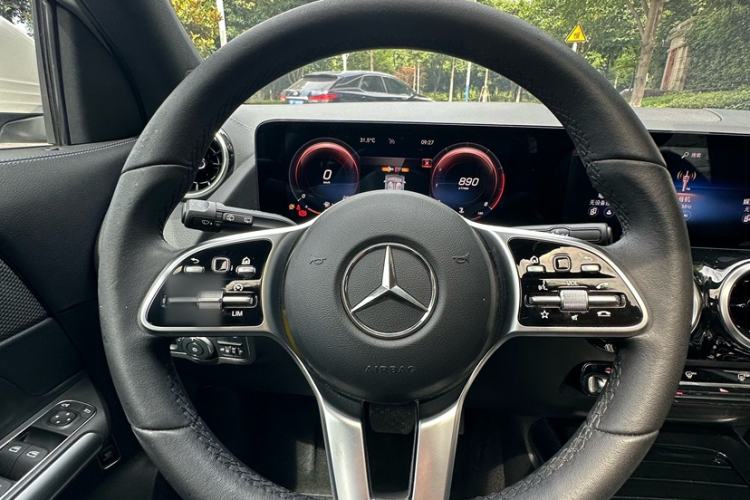 Used Mercedes-Benz GLA 2020 GLA 180 Interior 2