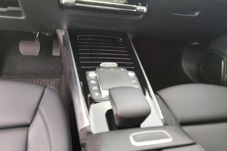 Used Mercedes-Benz GLA 2020 GLA 200 Interior 2