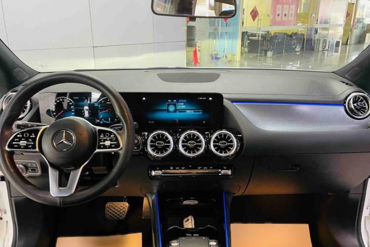 Used Mercedes-Benz GLA 2020 GLA 200 Interior 2
