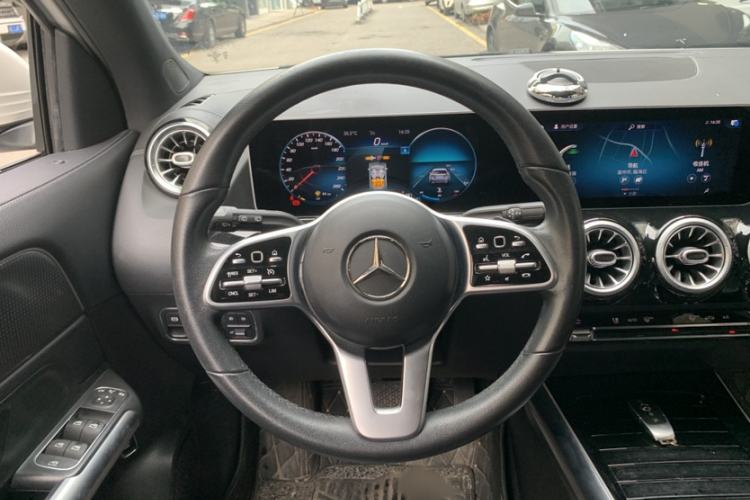 Used Mercedes-Benz GLA 2020 GLA 200 Interior 3