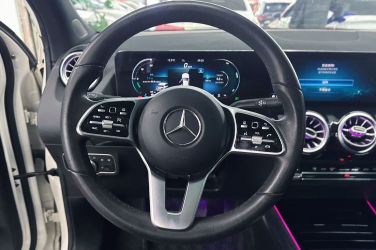 Used Mercedes-Benz GLA 2020 GLA 200 Interior 3