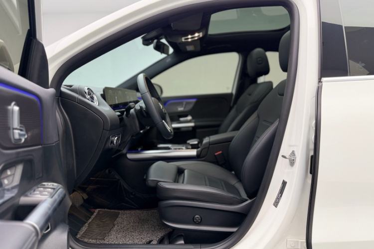 Used Mercedes-Benz GLA 2020 GLA 200 Interior 4