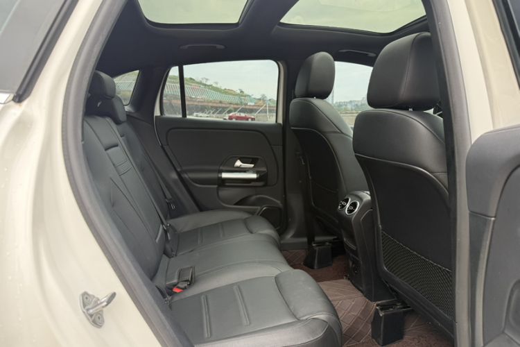 Used Mercedes-Benz GLA 2020 GLA 200 Interior 4