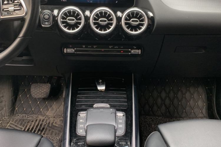 Used Mercedes-Benz GLA 2020 GLA 200 Interior 4