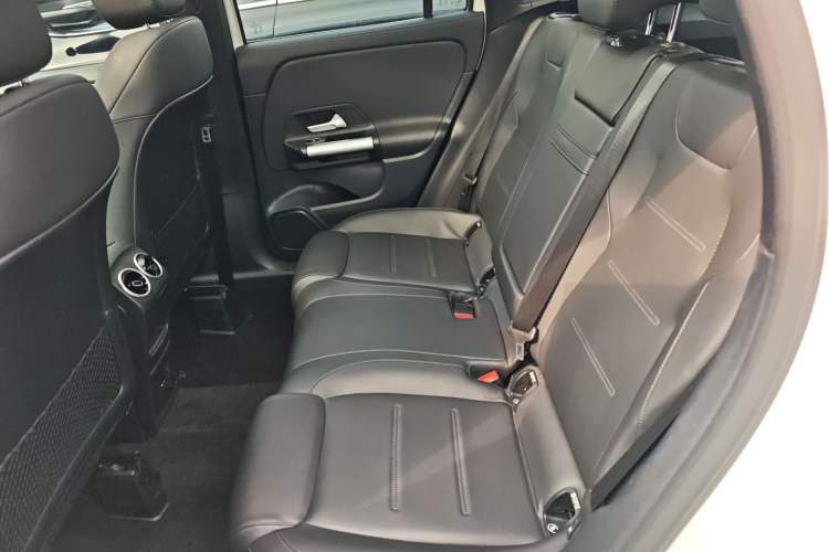 Used Mercedes-Benz GLA 2020 GLA 180 Interior 4