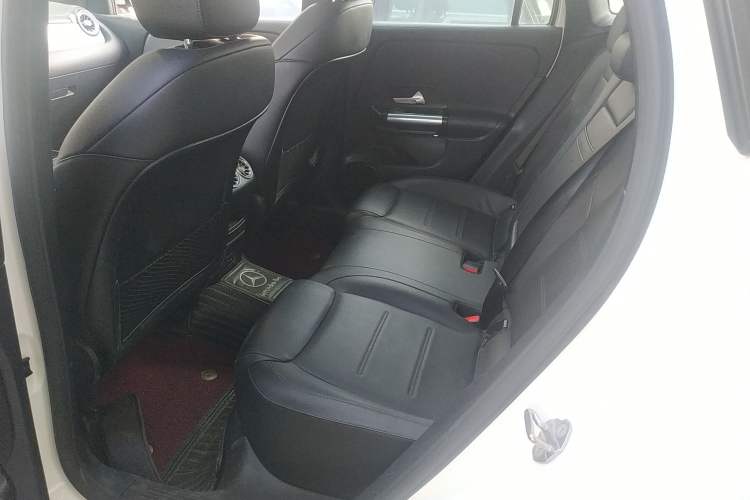 Used Mercedes-Benz GLA 2020 GLA 180 Interior 4