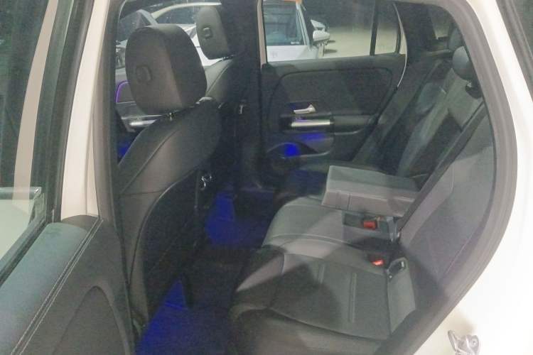 Used Mercedes-Benz GLA 2020 GLA 200 Interior 4