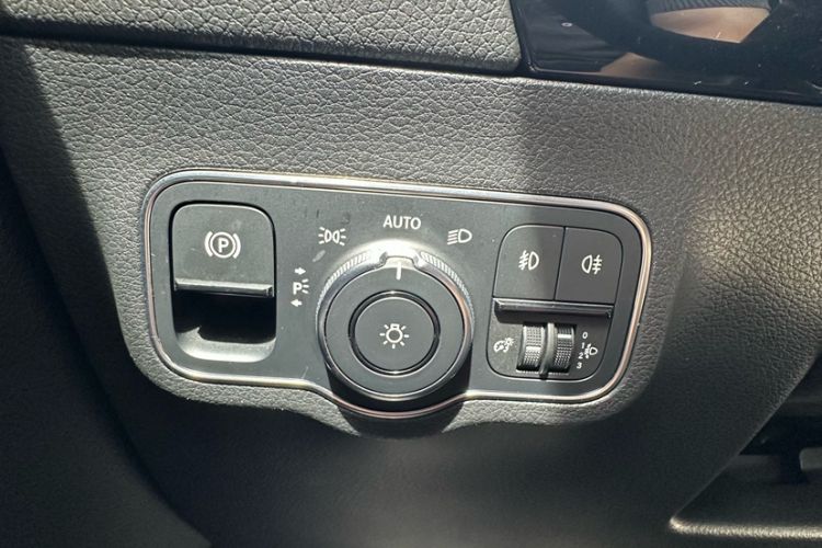 Used Mercedes-Benz GLA 2020 GLA 180 Interior 5