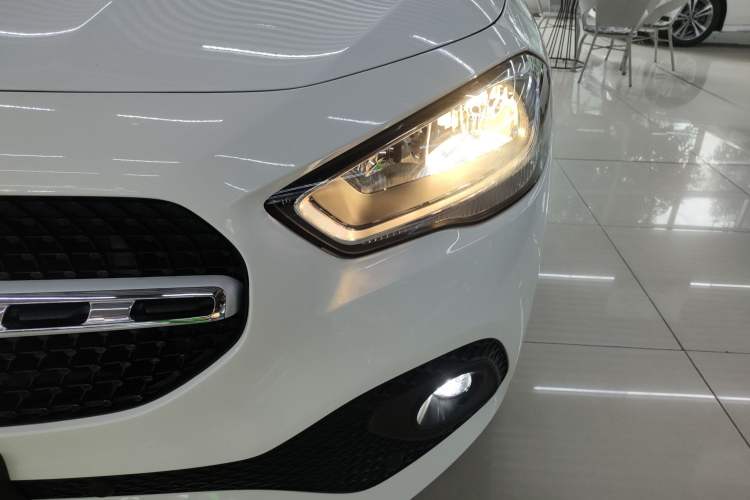 Used Mercedes-Benz GLA 2020 GLA 180 Left Front Headlight