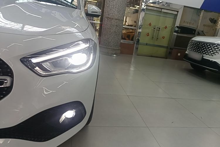 Used Mercedes-Benz GLA 2020 GLA 200 Left Front Headlight
