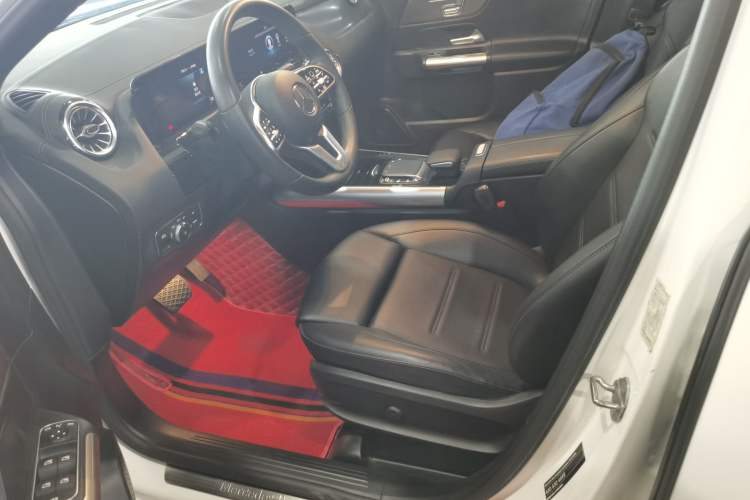 Used Mercedes-Benz GLA 2020 GLA 200 4MATIC Left Front Seat