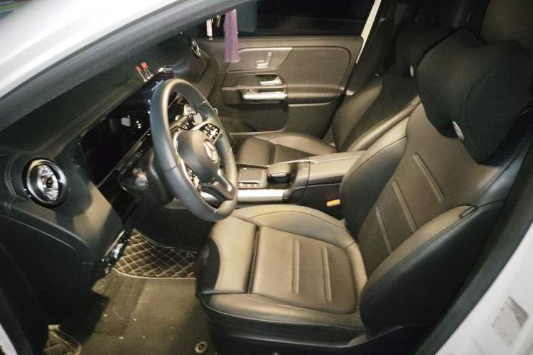 Used Mercedes-Benz GLA 2020 GLA 200 Left Front Seat
