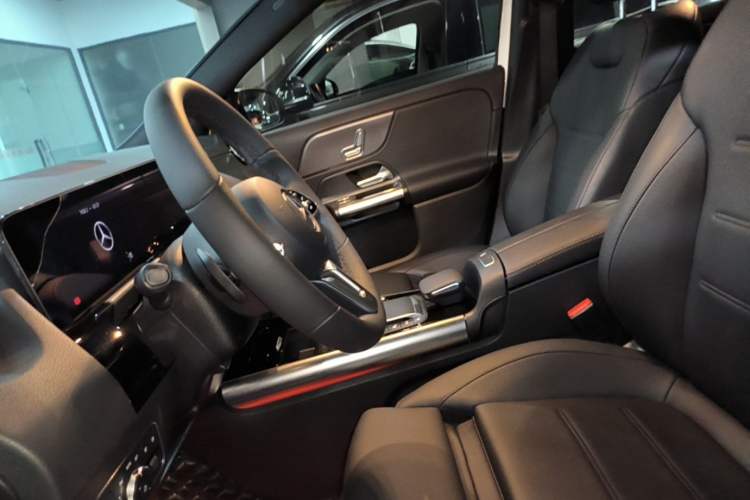 Used Mercedes-Benz GLA 2020 GLA 200 Left Front Seat