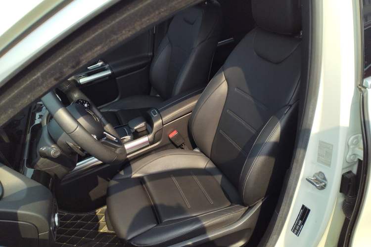 Used Mercedes-Benz GLA 2020 GLA 200 Left Front Seat