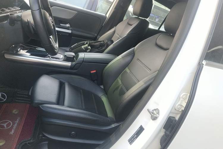 Used Mercedes-Benz GLA 2020 GLA 180 Left Front Seat