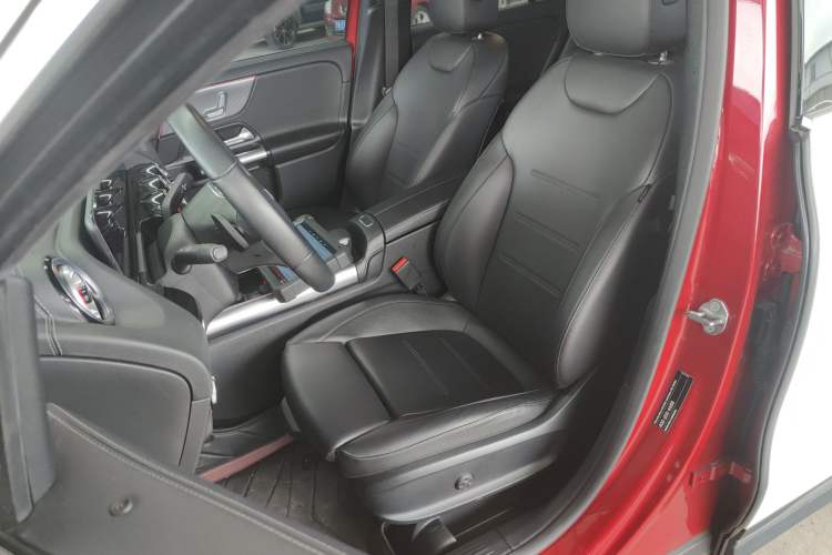 Used Mercedes-Benz GLA 2020 GLA 200 Left Front Seat