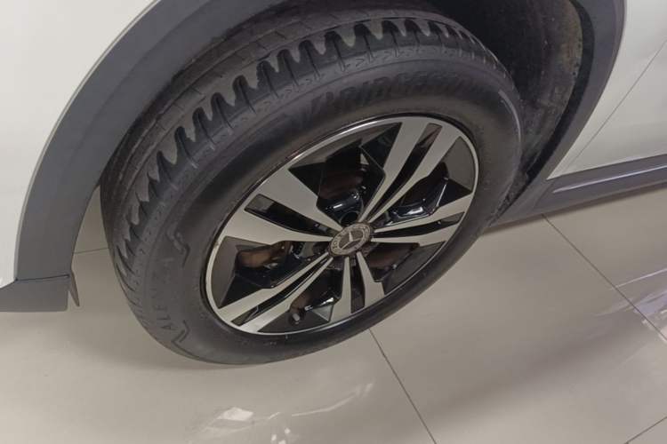 Used Mercedes-Benz GLA 2020 GLA 200 Left Front Wheel Hub
